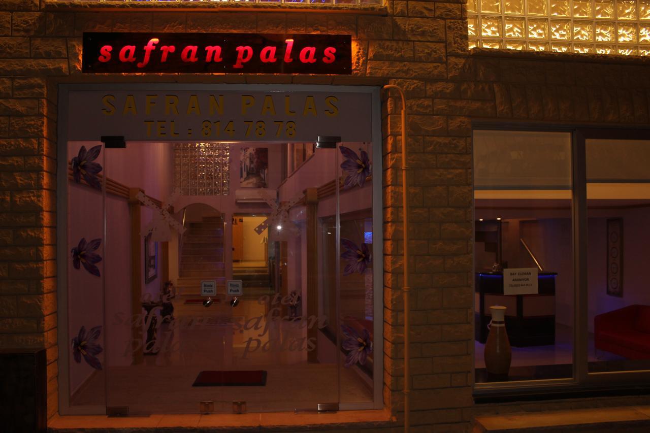 Safran Palas Yenifoca Luaran gambar
